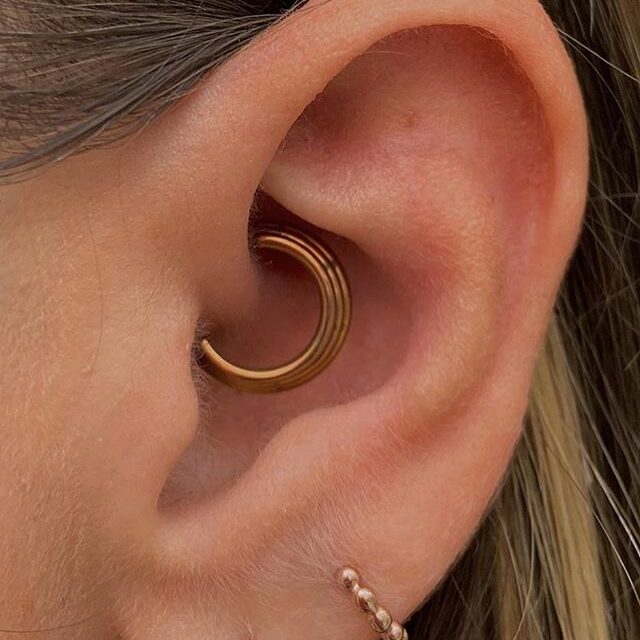 tipos de piercing : tragus